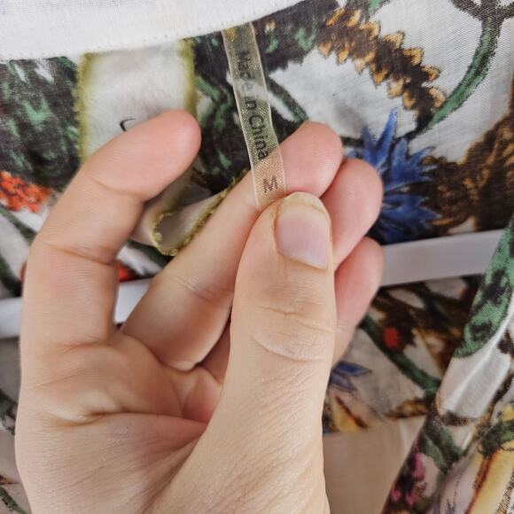 Wearable Art Maxamilist Floral Embroidered Button Down Blouse Bird Detailing M - Picture 7 of 11